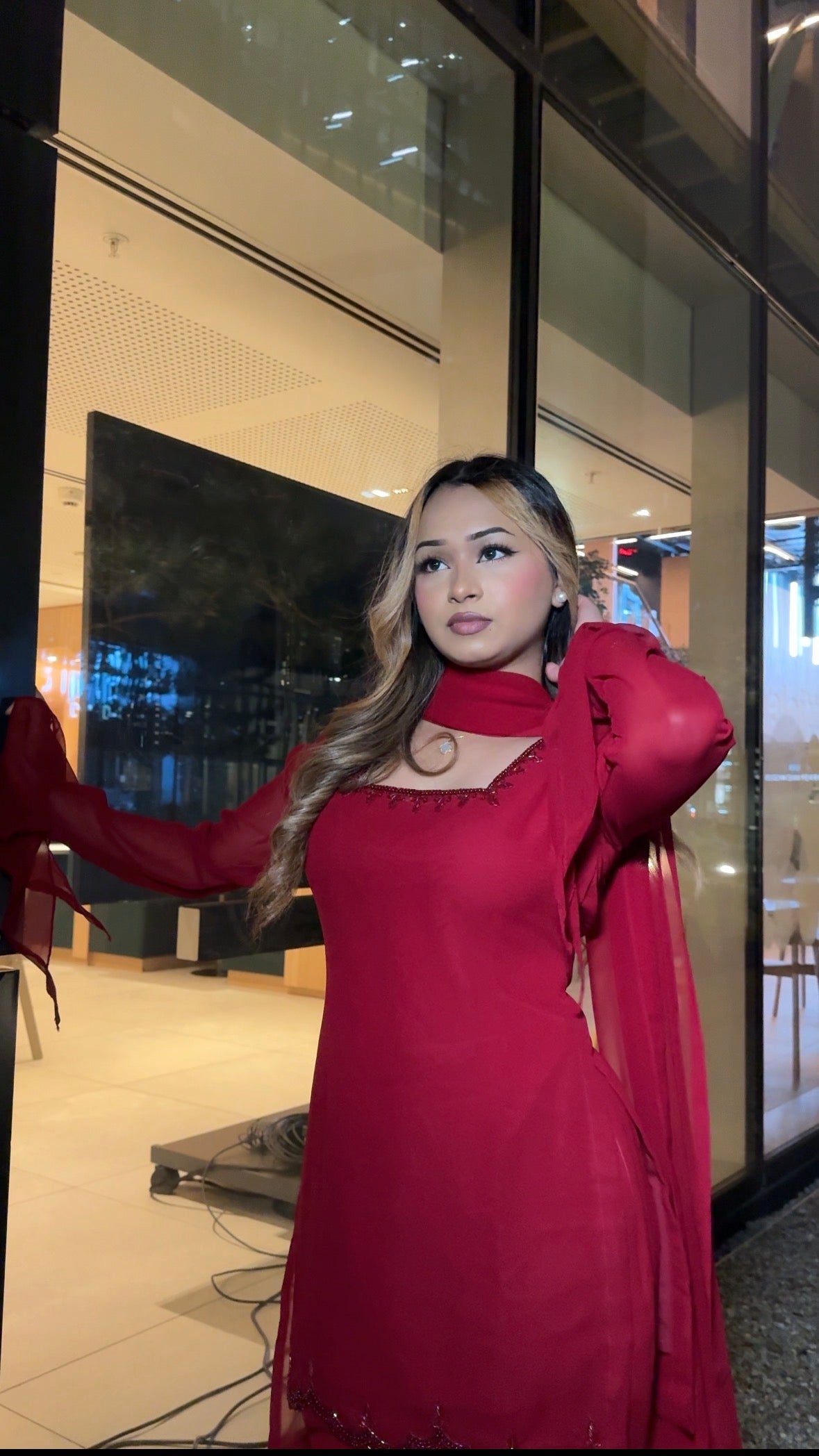 Priya (Maroon)