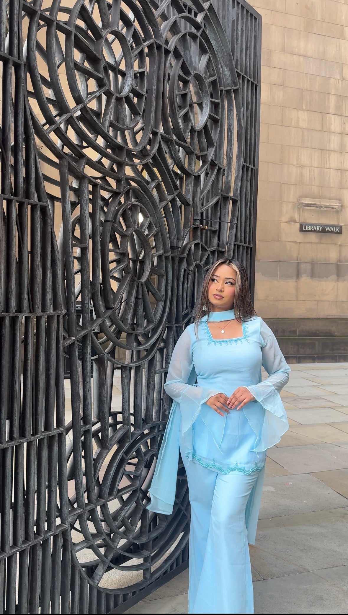 Priya (blue)