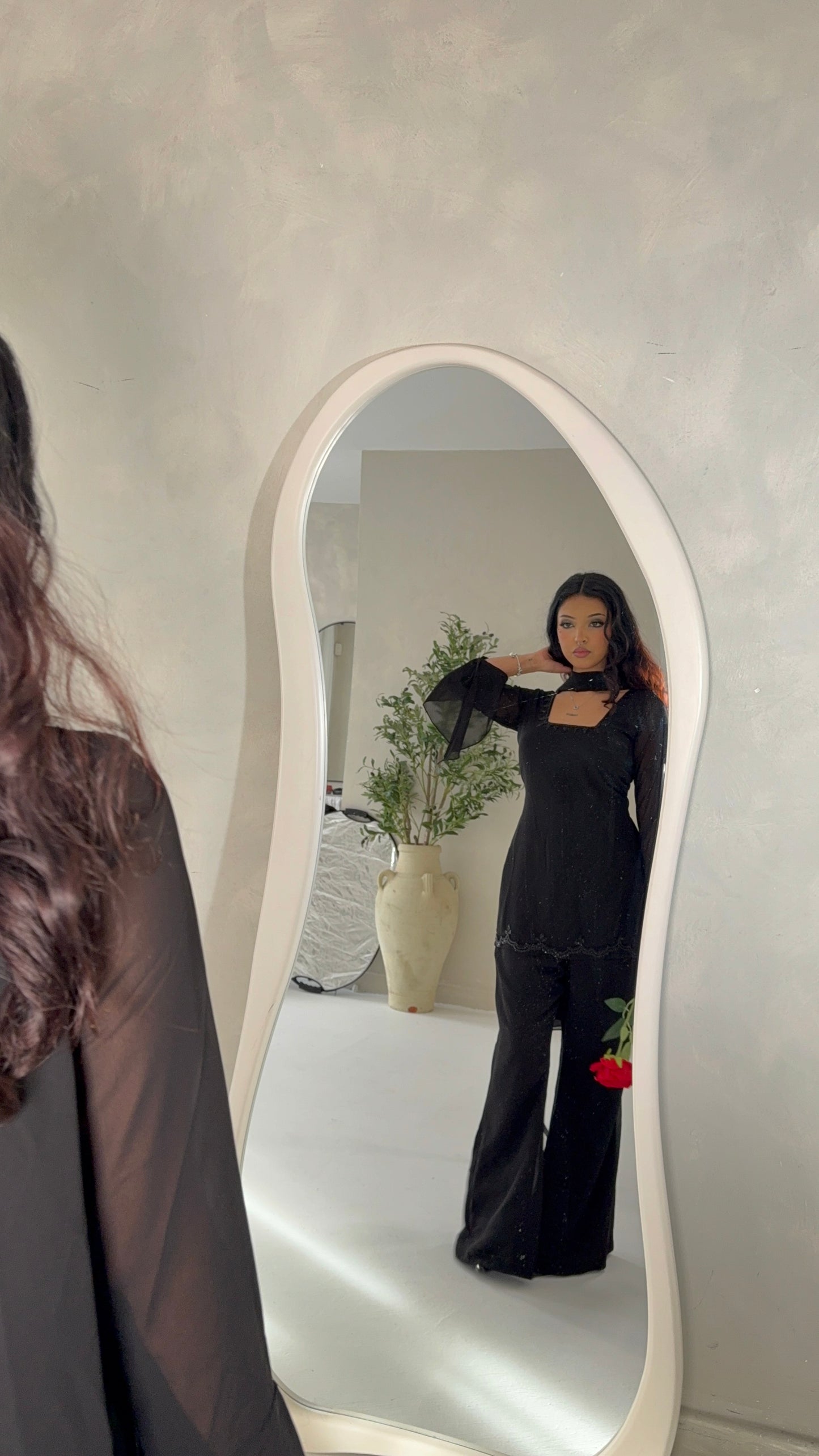 Priya (black)