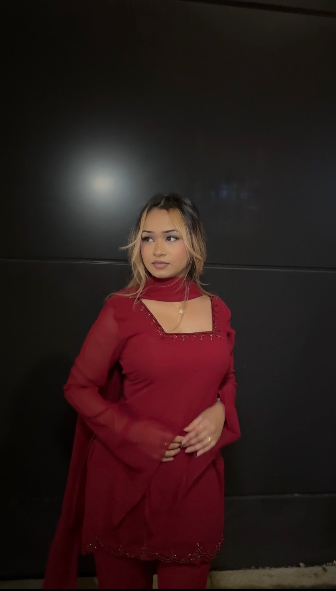 Priya (Maroon)