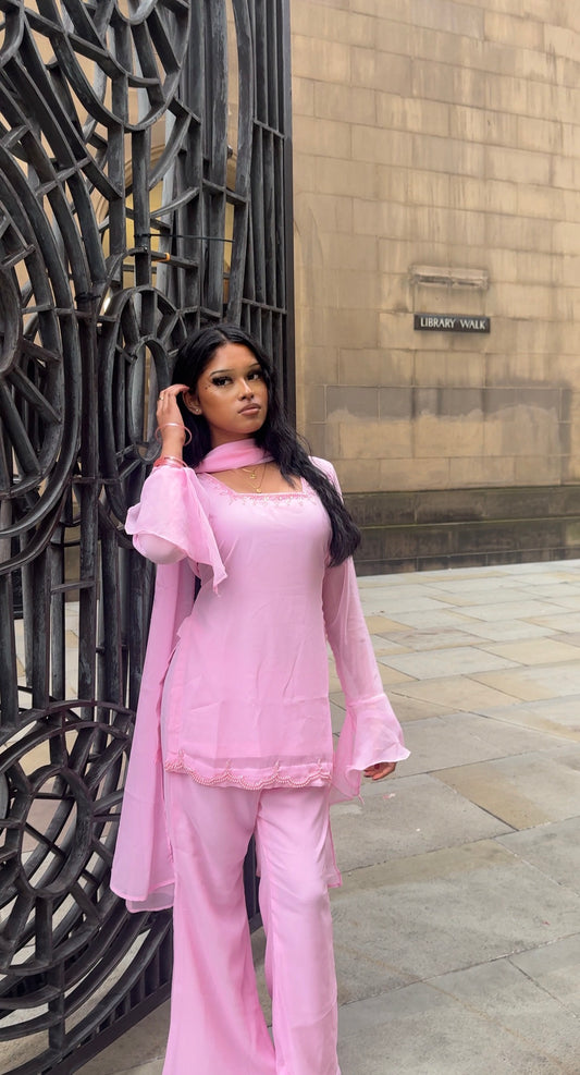 Priya (pink)