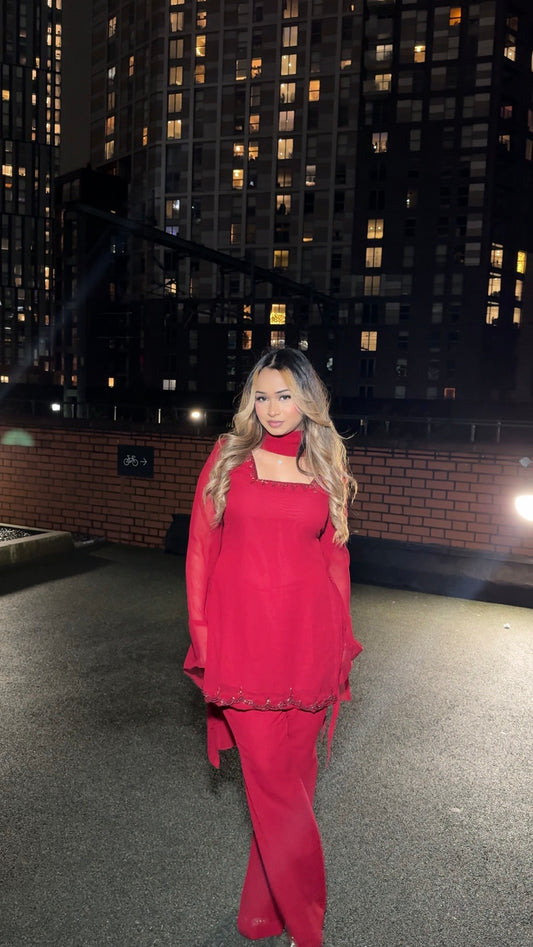 Priya (Maroon)