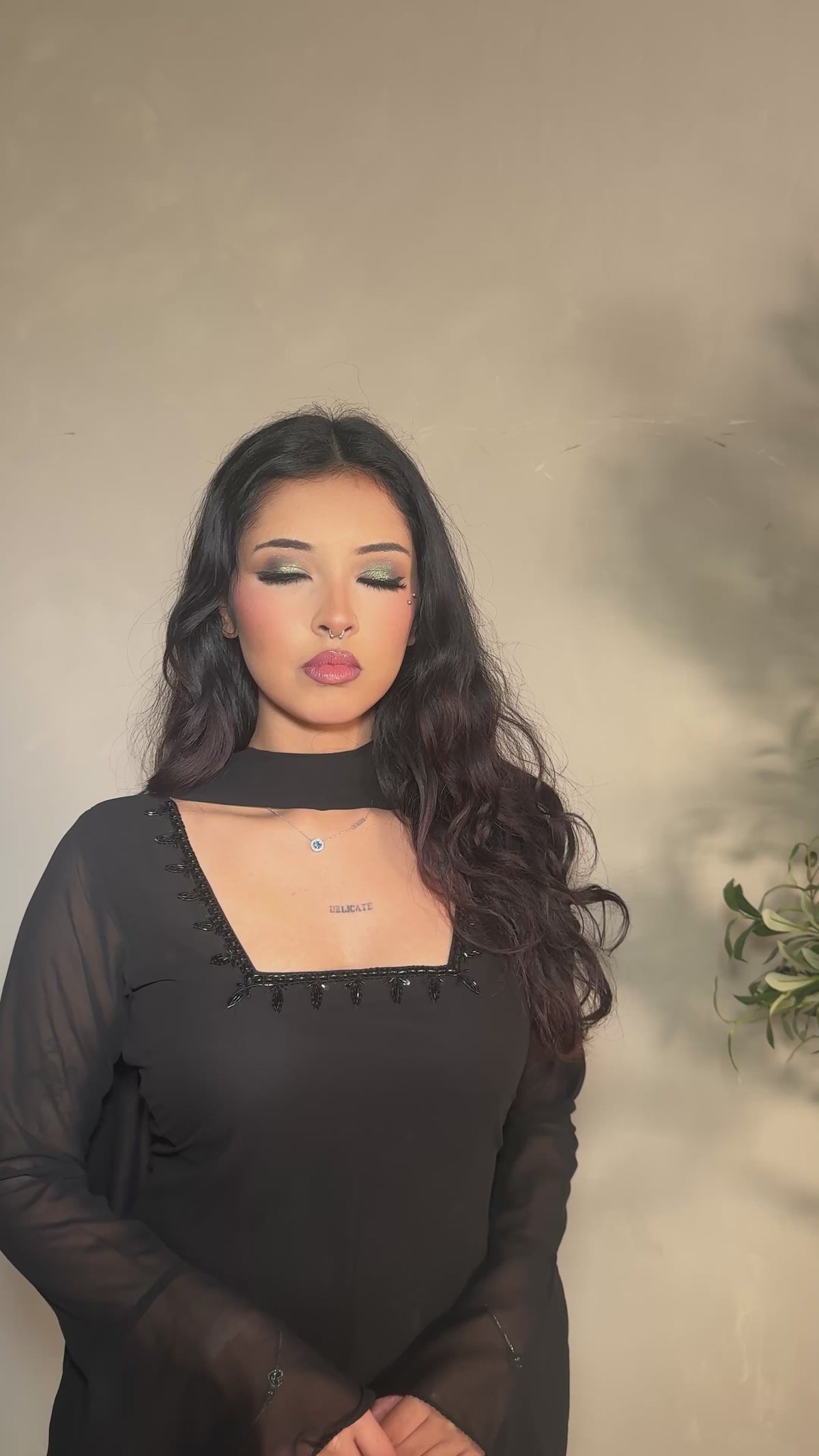 Priya (black)